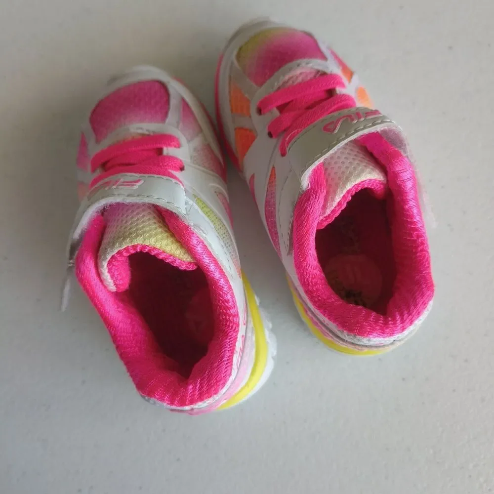 Fila Toddler Girls Lightweight Athletic Shoes/Sneakers Size 5 Pink, White Sneake